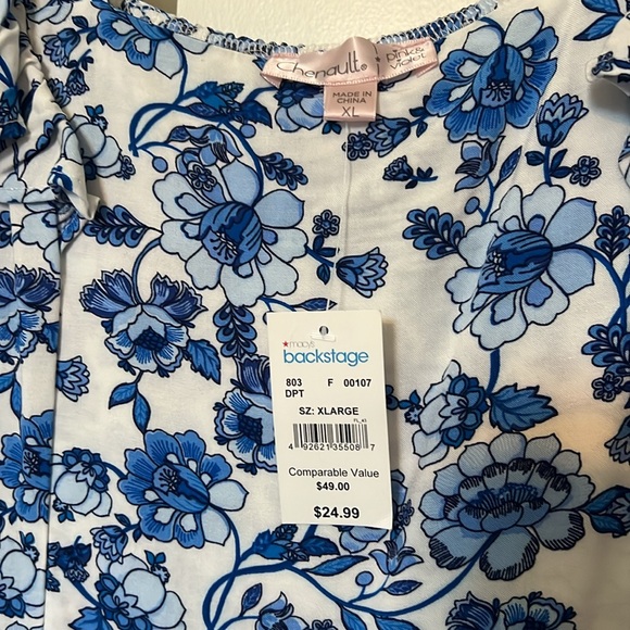 White and blue maxi dress with flutter short sleeves - Picture 9 of 9